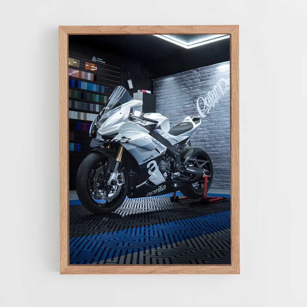 Poster Moto Blanche dans le Garage – affiche Aprilia (vue 4)
